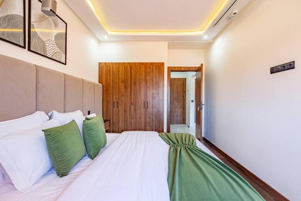 Luxury Gueliz, Cinema Bedroom Experience * Marrakesh