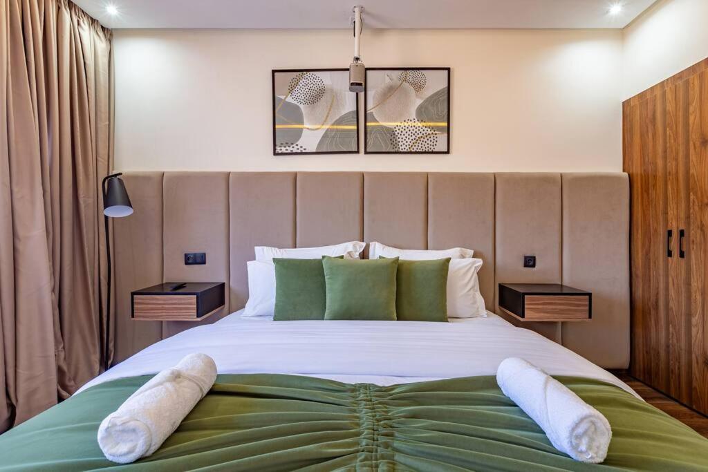 Luxury Gueliz, Cinema Bedroom Experience Appartement